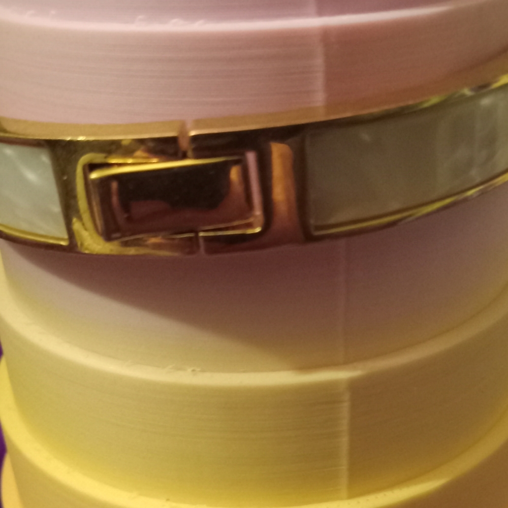 Kate Spade Hole Punch Spade Gold Mother Of Pearl Hinge Bangle Bracelet/Dust Bag - Picture 4 of 7